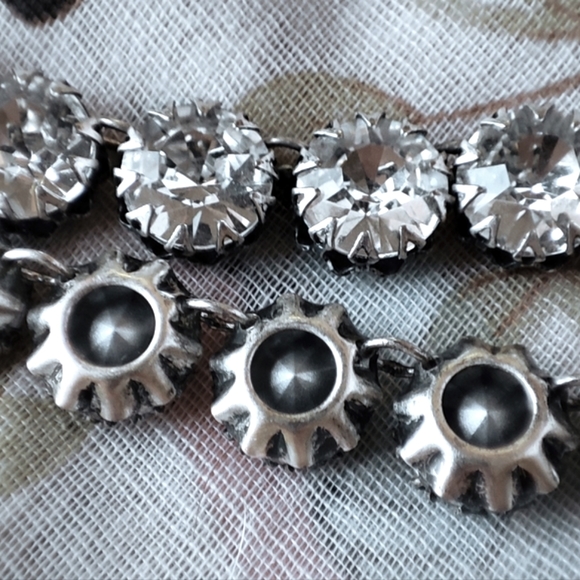 Stella and Dot Pewter Tone Silver Reproduction Faceted Crystal Clear Necklace - Picture 10 of 14